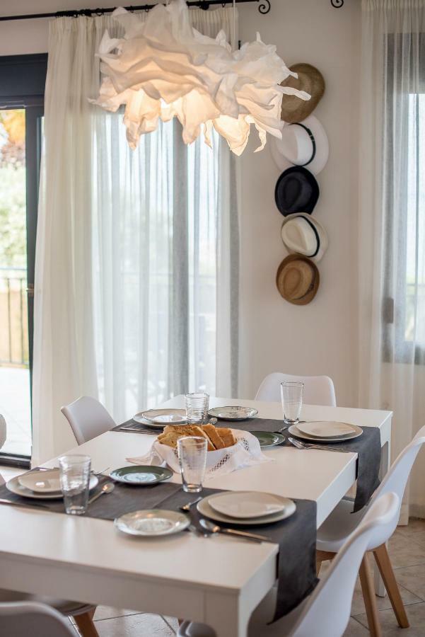מיתיקאס Oikia Eleanthi - Beachfront Garden Home! מראה חיצוני תמונה